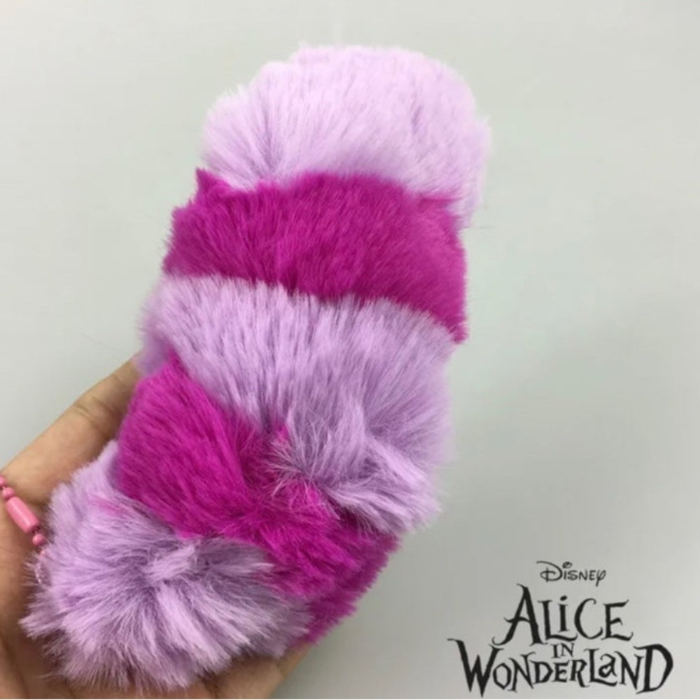 Disney Alice In Wonderland Cat Tale Keychain